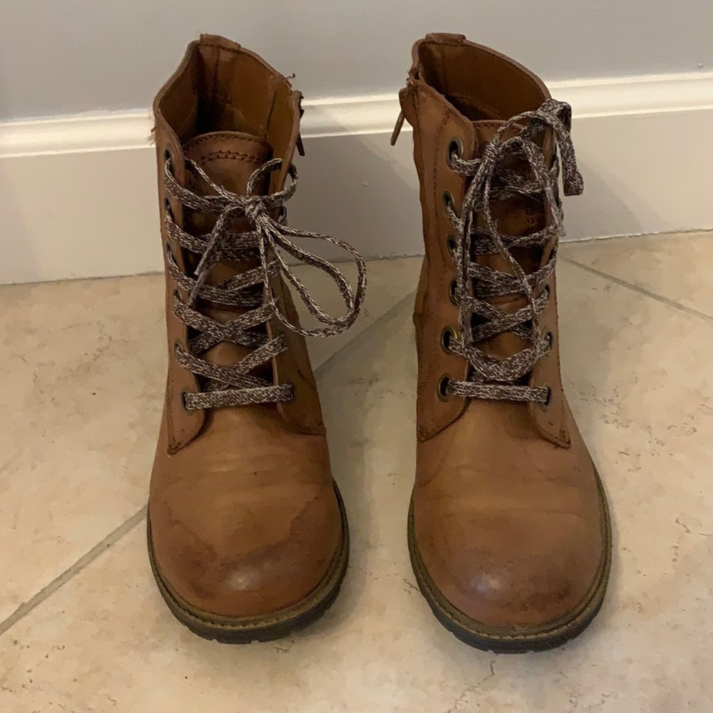Girls brown boots